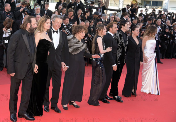 Cast of the TV series "Dix pour cent"