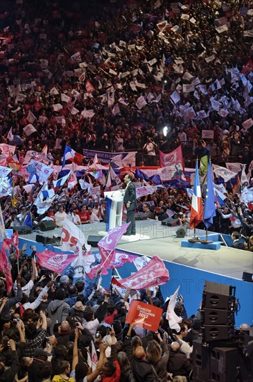 Meeting de François Hollande au Palais Omnisports de Paris Bercy