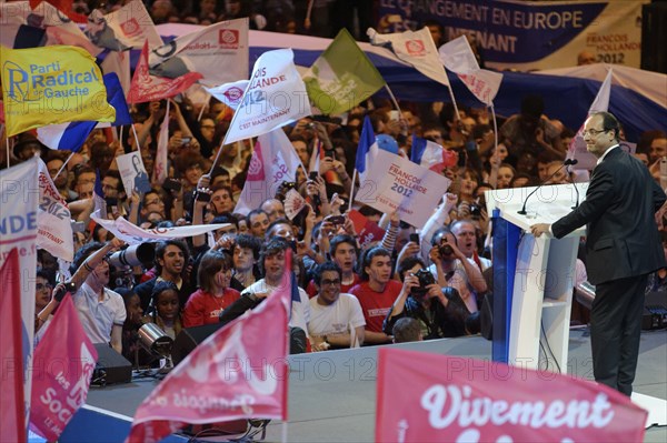 Meeting de François Hollande au Palais Omnisports de Paris Bercy