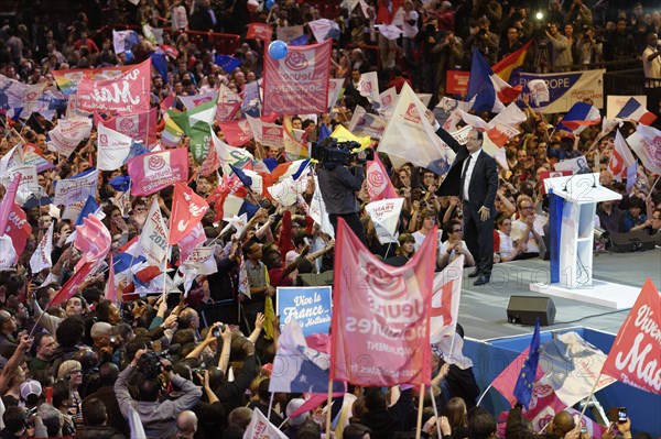 Meeting de François Hollande au Palais Omnisports de Paris Bercy