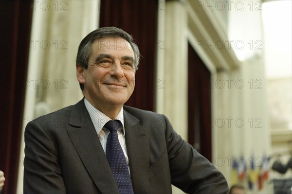 François Fillon candidat à  la présidence de l'UMP