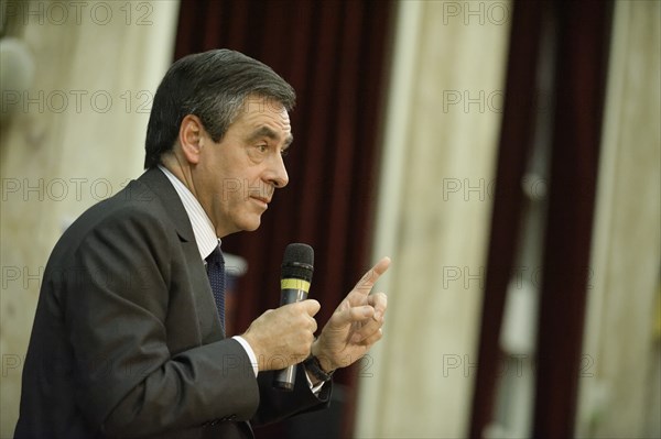 François Fillon candidat à  la présidence de l'UMP