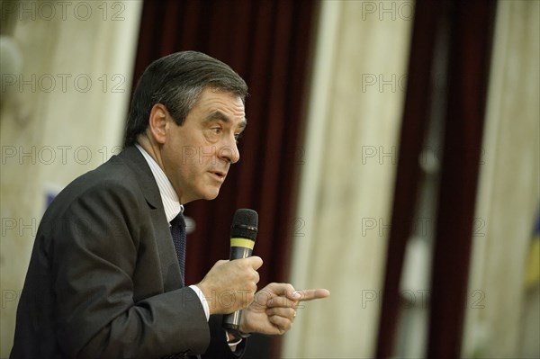 François Fillon candidat à  la présidence de l'UMP