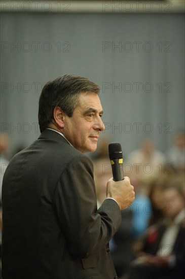 François Fillon candidat à  la présidence de l'UMP