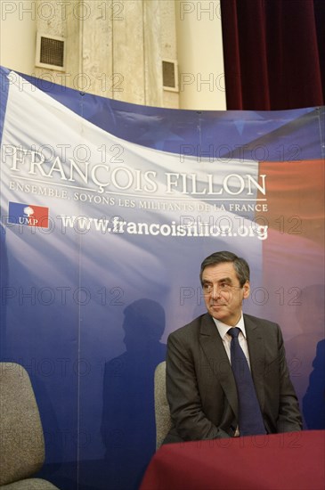 François Fillon candidat à  la présidence de l'UMP