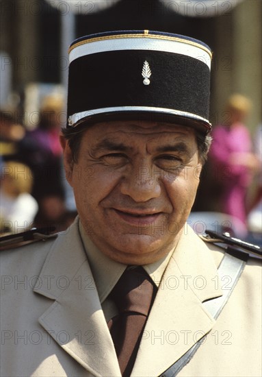 Michel Galabru in "Le Gendarme et les gendarmettes"