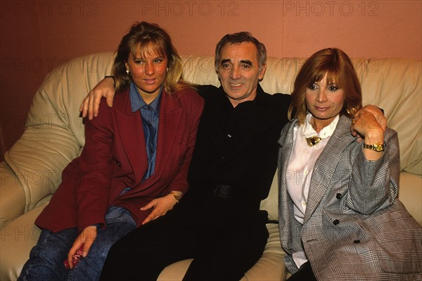 Charles Aznavour et 2 de ses filles