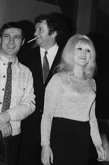 Guy Bedos, Sophie Daumier and Michel de Ré, 1963