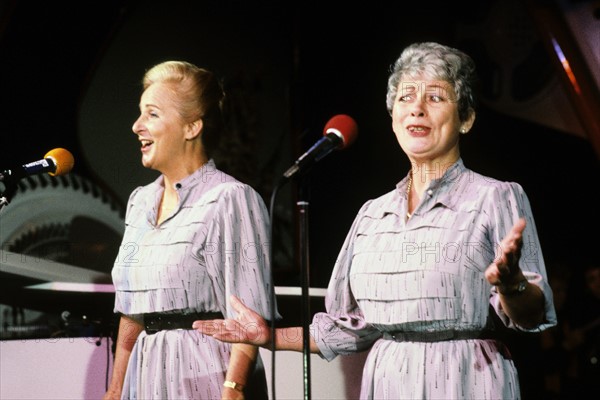 Les Soeurs Etienne (Louise et Odette)