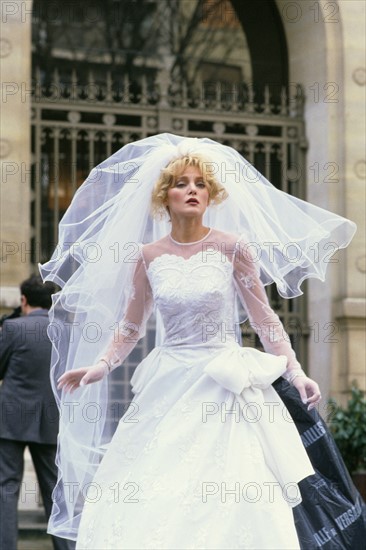 Arielle Dombasle dans le téléfilm "Vive la mariée"