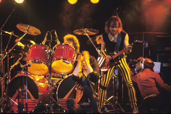 Scorpions on stage, 1984