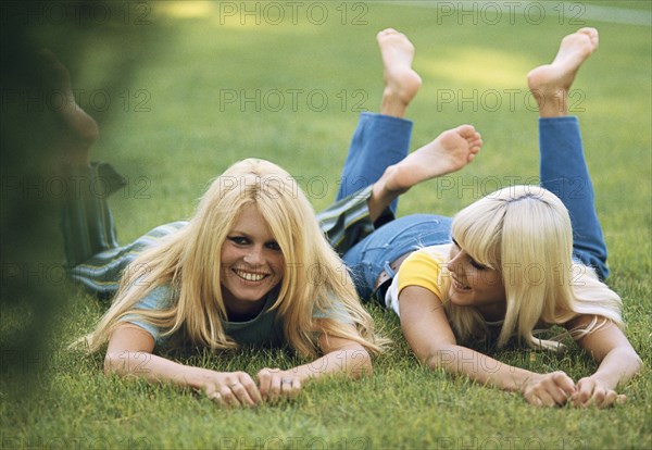 Sylvie Vartan and Brigitte Bardot in Roma