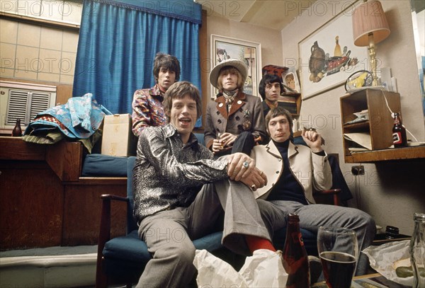 Les Rolling Stones dans leur loge à Los Angeles