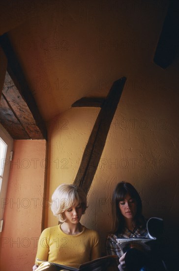 Sylvie Vartan and  Françoise Hardy, 1966