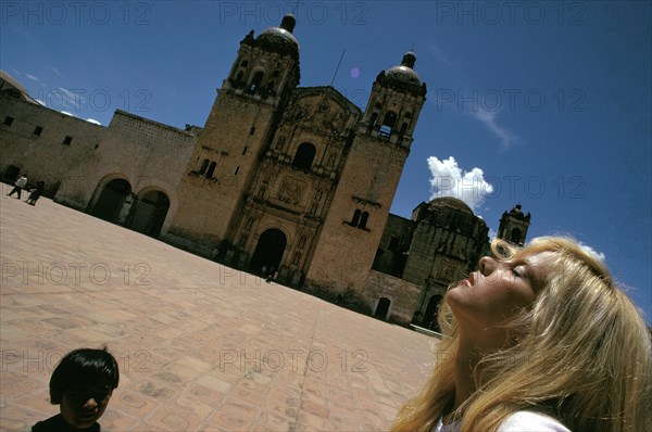 Sylvie Vartan in Mexico