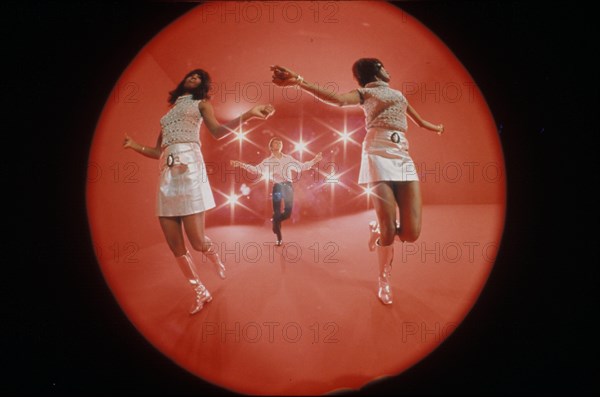 Claude François with his 'Claudettes', 1967