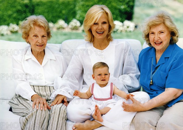 Sylvie Vartan, sa fille adoptive, Darina, sa mère et sa cousine