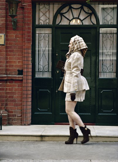Vivienne Westwood dans les rues de Londres en mars 1994