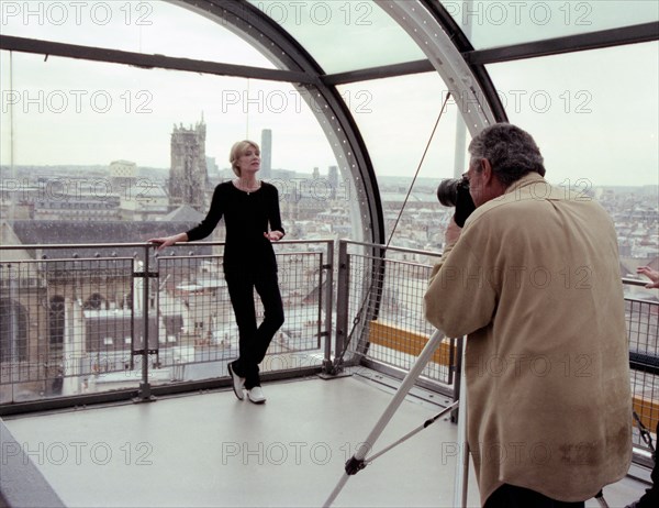 Jean-Marie Périer en séance photo avec Françoise Hardy