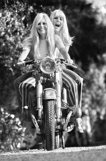 Sylvie Vartan and Brigitte Bardot in Roma