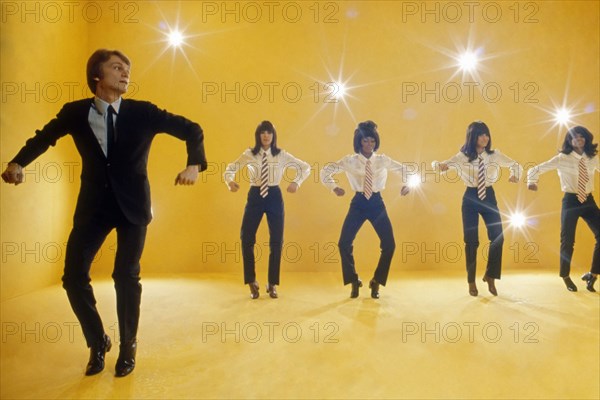 Claude François with his 'Claudettes', 1967