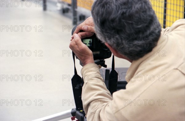 Jean-Marie Périer doing a photoshoot with Françoise Hardy