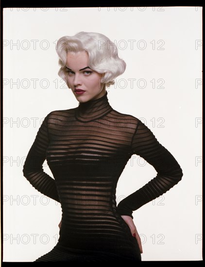 Eva Herzigova en Mugler