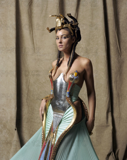 Monica Bellucci dans Astérix & Obélix : Mission Cléopâtre