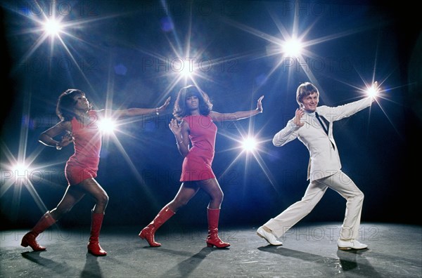 Claude François with his 'Claudettes', 1967