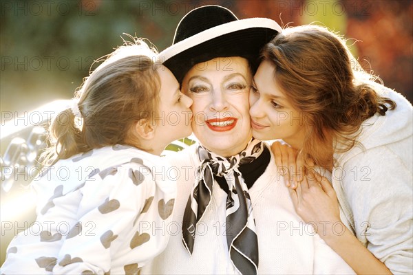 Geneviève de Fontenay, and her granddaughters (2009)