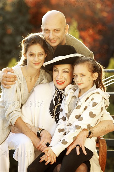 Geneviève de Fontenay, her son and granddaughters (2009)