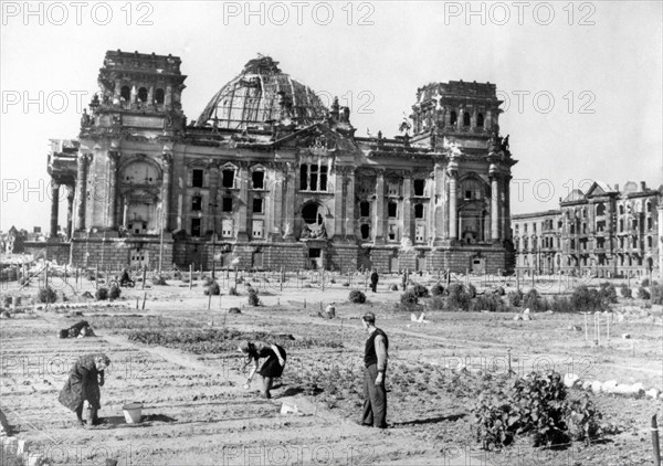 Le Reichstag après la guerre