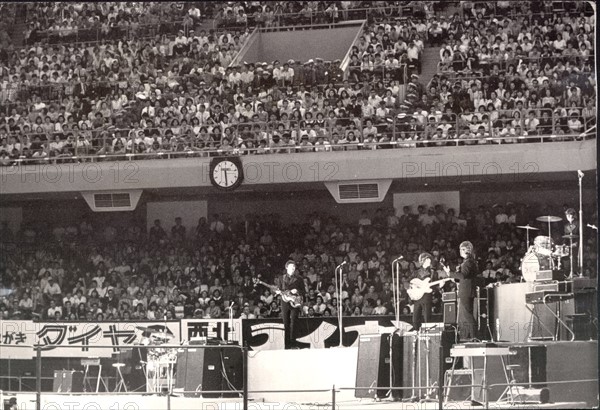 Les Beatles lors d'un concert à Tokyo