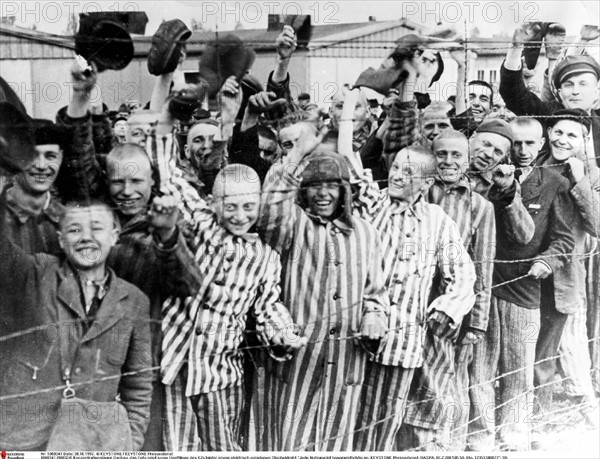 Enfants prisonniers au camp de concentration de Dachau