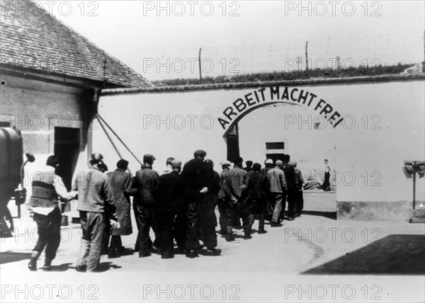 Portail d'entrée du camp de concentration de Theresienstadt