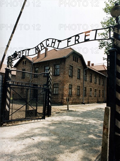 Portail d'entrée du mémorial d'Auschwitz