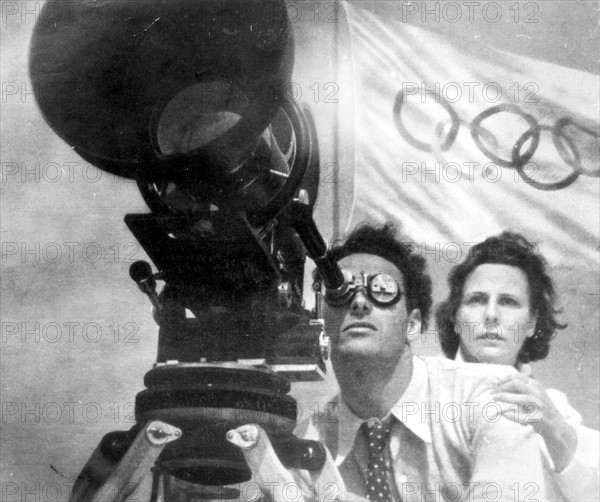 Leni Riefenstahl avec un cameraman durant les jeux olympiques de Berlin en 1936