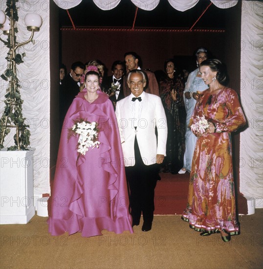 Grace et Rainier de Monaco au Bal de la Croix-Rouge