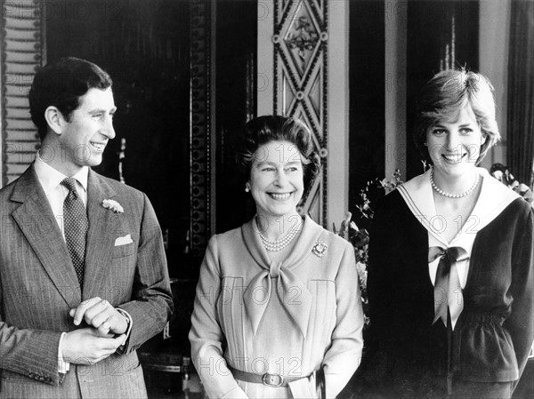 Prince Charles, la reine Elisabeth II et Diana Spencer, 1981