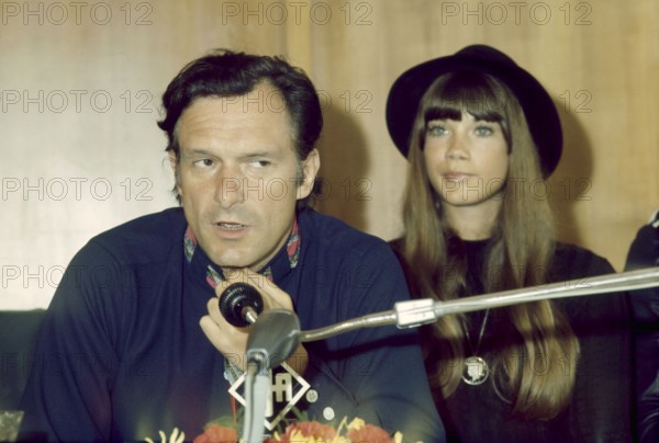 Hugh HEFNER + Barbara BENTON