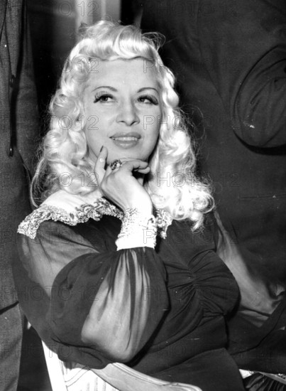 Mae WEST