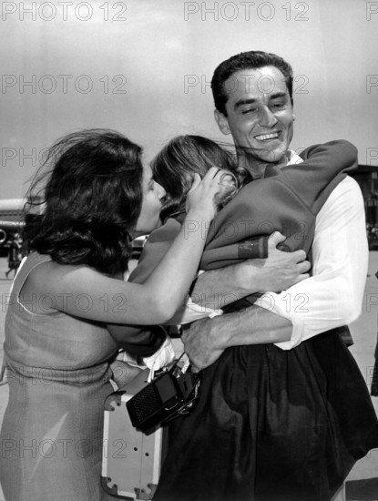 Shelley WINTERS with Paola and Vittorio GASSMAN