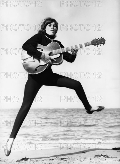 Christina KUON on the beach, 1966