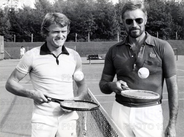 Sepp MAIER and Charlton HESTON at a tennis match, Munich 1976