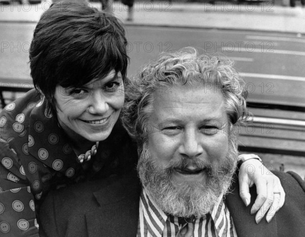Peter USTINOV with his wife Helene DU LAU d'Allemans, 1972