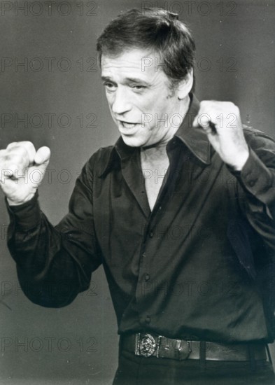 Yves MONTAND