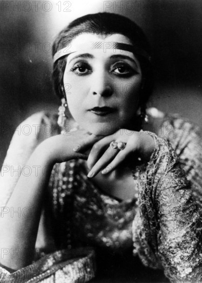 FRITZI MASSARY, portrait