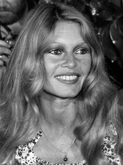 Brigitte BARDOT, portrait, smiling
