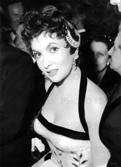Gina LOLLOBRIGIDA at the Italian Film Festival in Tivoli, 1954
