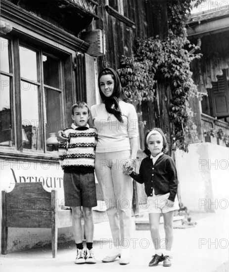Elizabeth TAYLOR mit ihren Kindern Michael und Liza
